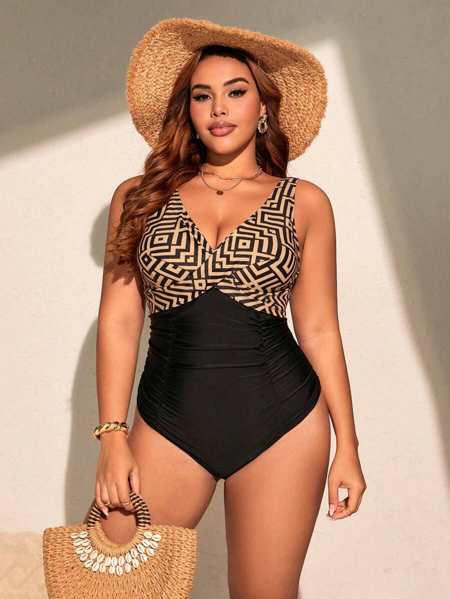 Maiô Encanto Tropical Plus Size