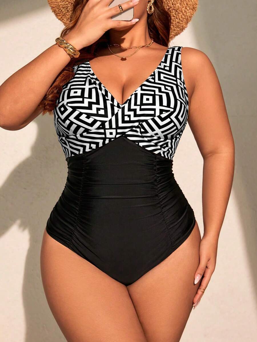 Maiô Encanto Tropical Plus Size