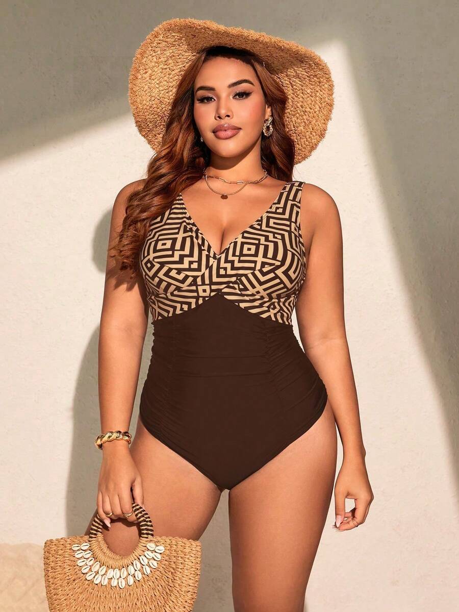 Maiô Encanto Tropical Plus Size
