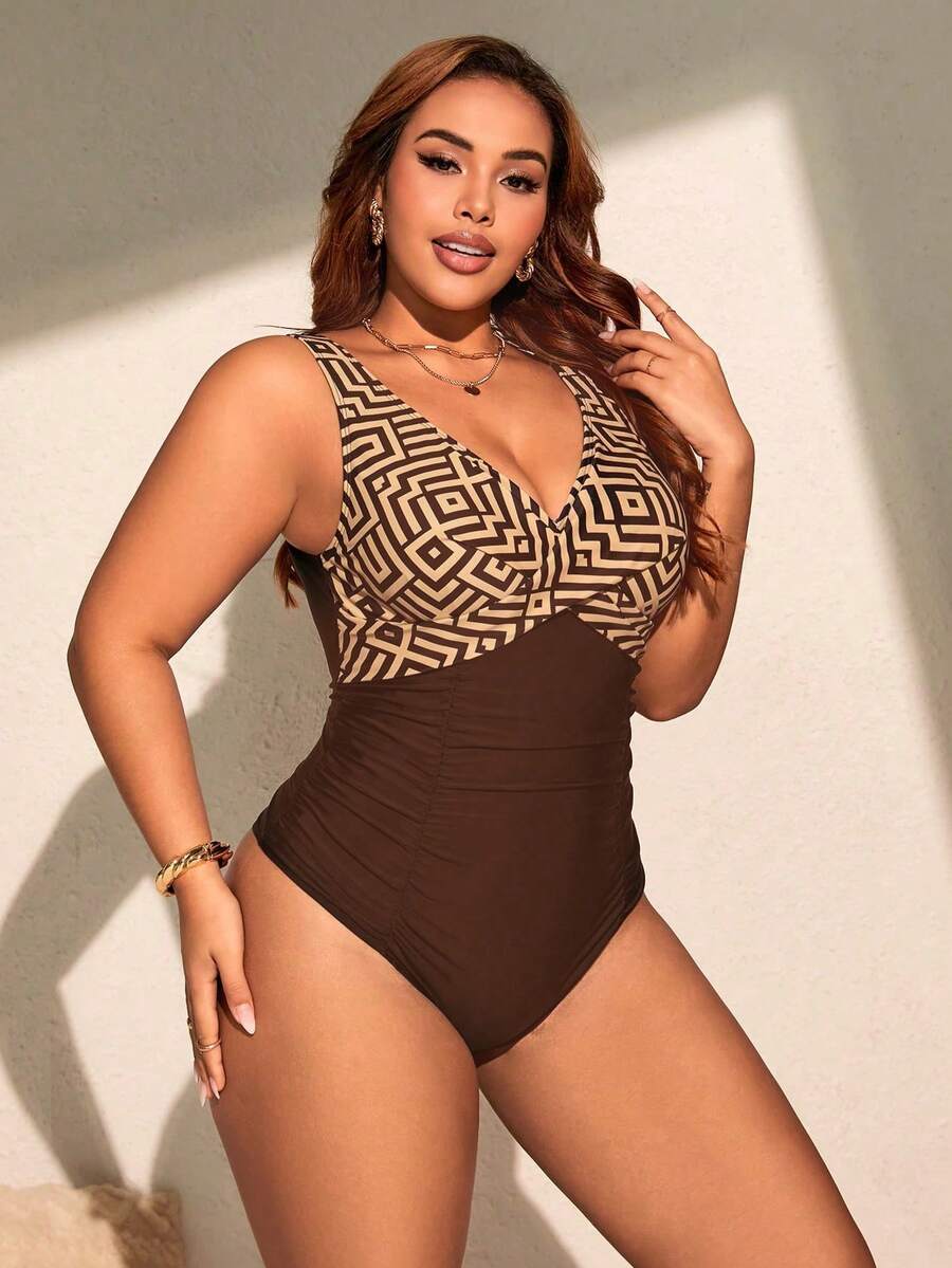 Maiô Encanto Tropical Plus Size