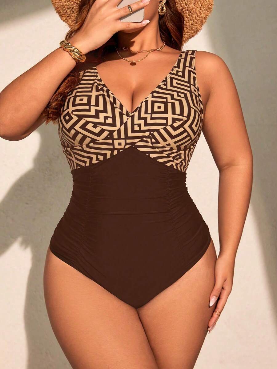 Maiô Encanto Tropical Plus Size